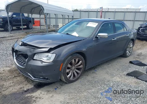 2018 Chrysler 300 Limited z USA, uszkodzony, nr VIN 2C3CCAEG3JH319779